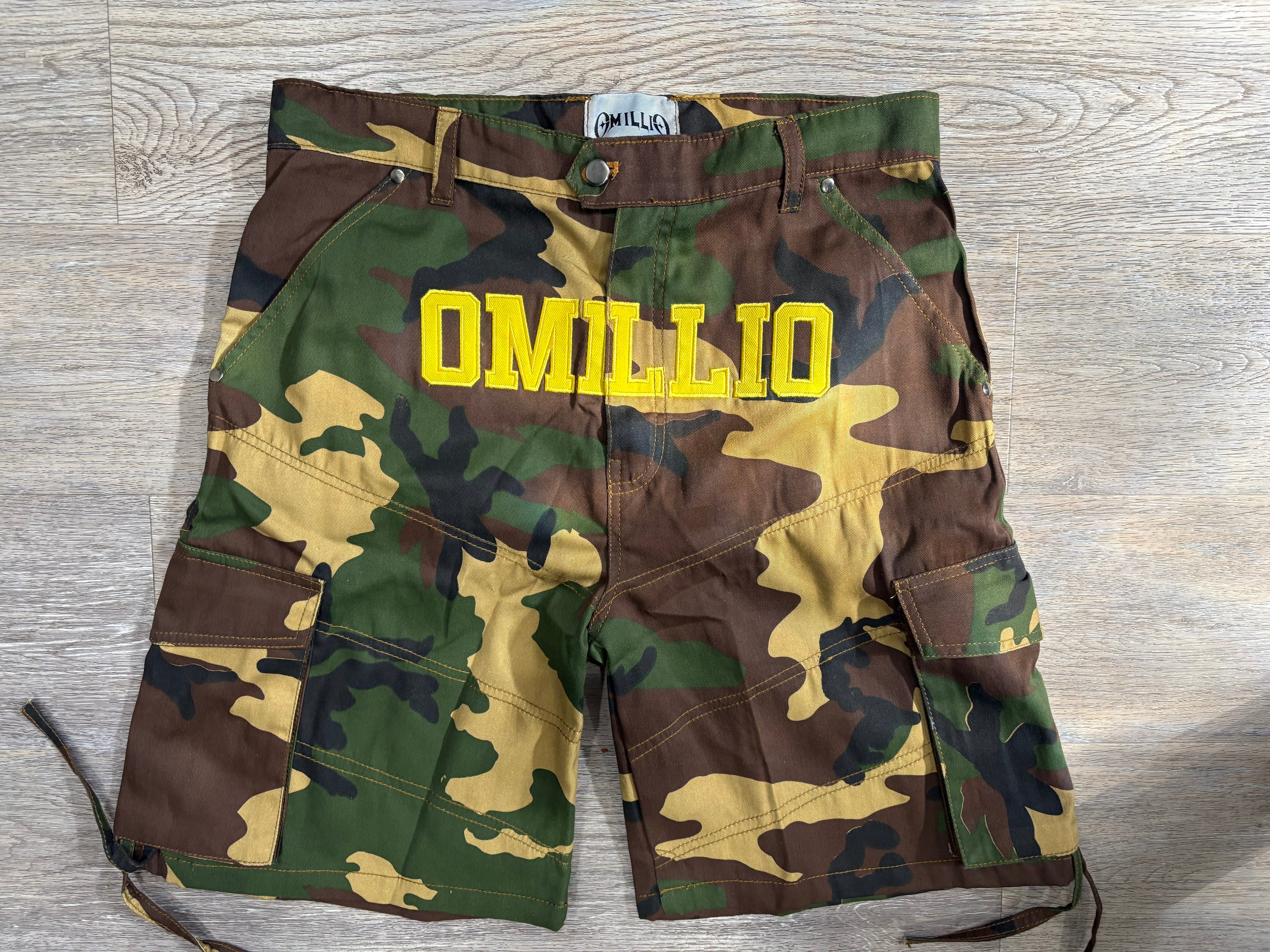 Omillio Camo Cargo Shorts